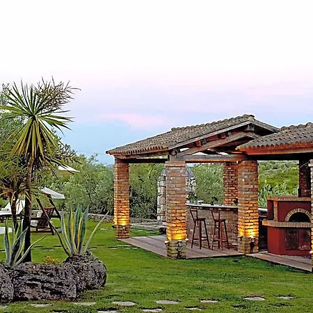 In Paleokastrites With Sauna فندق